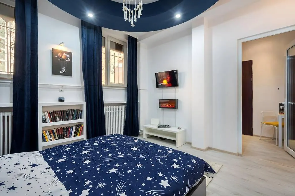 Galaxy Studio Near Bucharest Old Town アパート