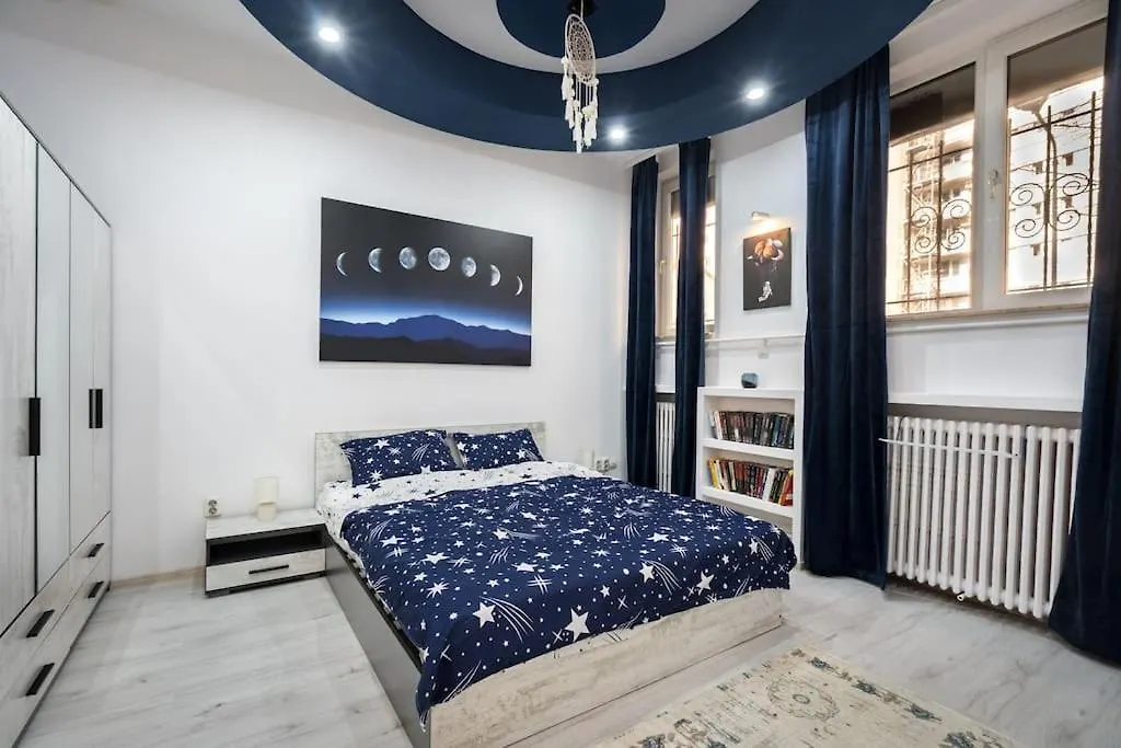 Apartment Galaxy Studio Near Bucharest Old Town